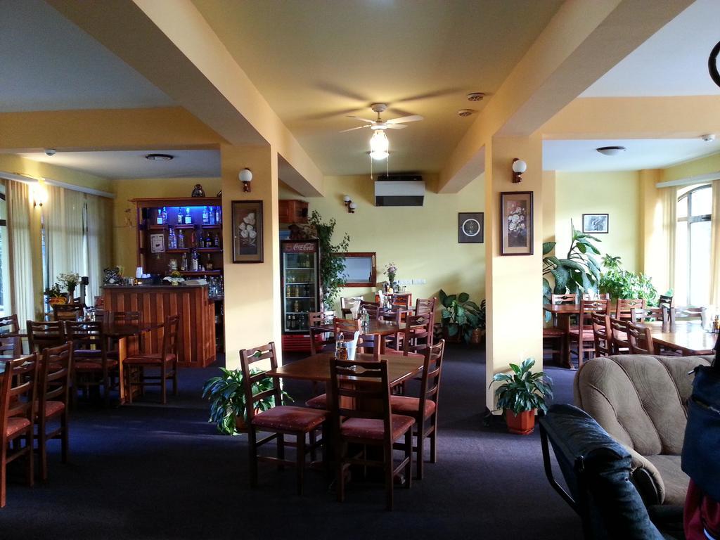 Family Hotel IV Velingrad Buitenkant foto