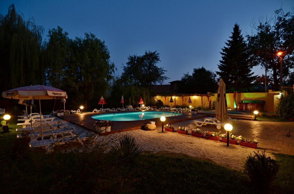 Family Hotel IV Velingrad Buitenkant foto