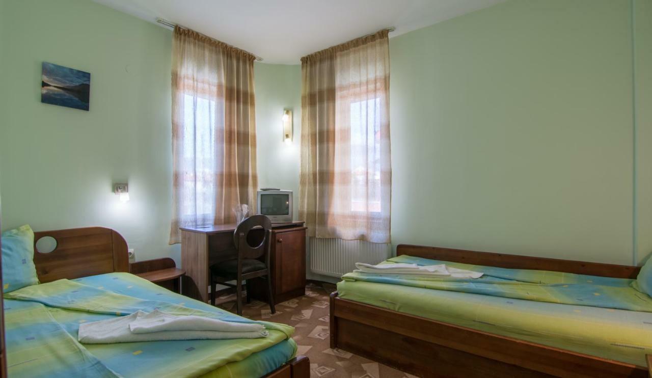 Family Hotel IV Velingrad Buitenkant foto