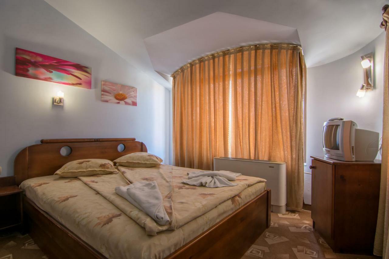 Family Hotel IV Velingrad Buitenkant foto